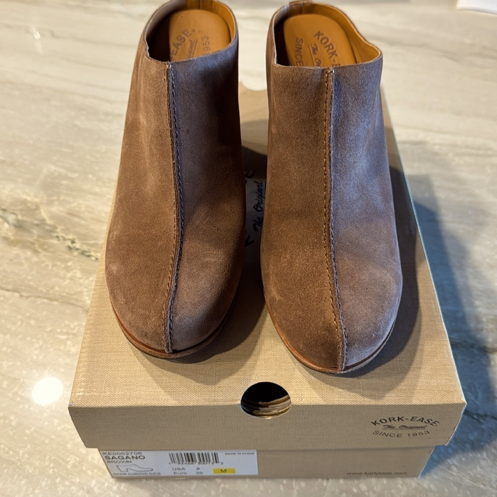 Kork-Ease Brown Suede Closed-Back Mules